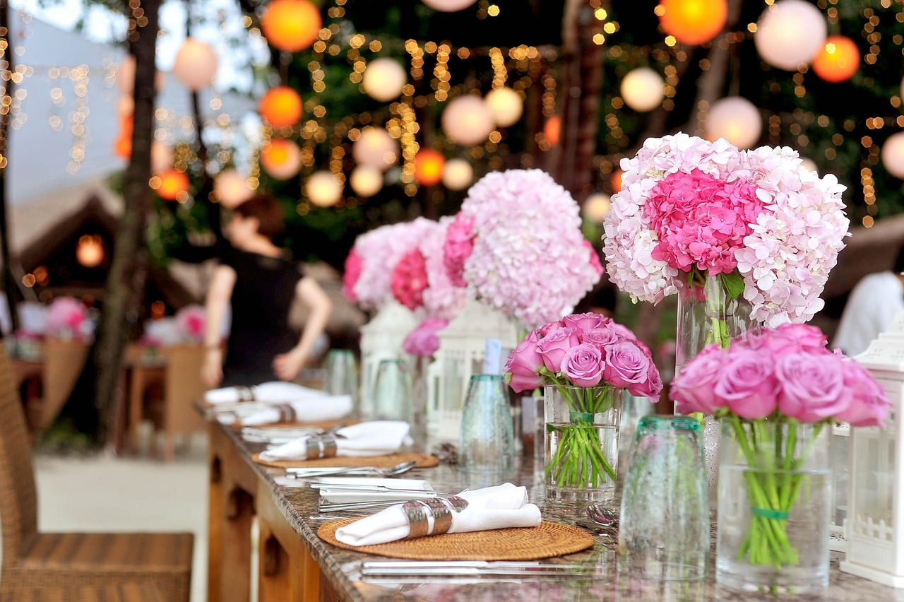 wedding, reception, table, banquet, centerpieces, flower vases, table setting, bouquets, beautiful flowers, flower wallpaper, celebration, event, decorations, elegant, nature, flower arrangements, flowers, roses, flower background, table set-up, wedding setup, wedding photography, wedding details